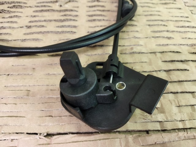 Fiat Doblo III.-IV.  gyári új motorháztető nyitó bovden 51810937