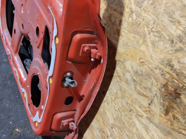 154647 Ford Ka 2008-2016 baloldali ajtó a képen látható sérüléssel