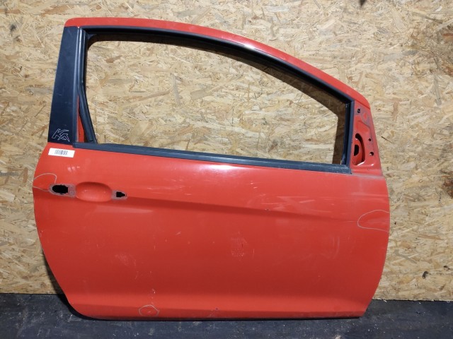 154648 Ford Ka 2008-2016 jobb oldali ajtó a képen látható sérüléssel