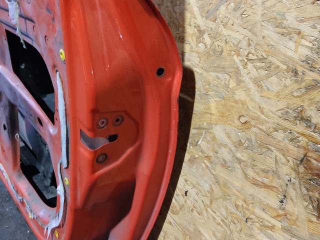 154648 Ford Ka 2008-2016 jobb oldali ajtó a képen látható sérüléssel