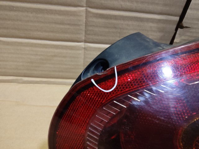 154706 Fiat Bravo 2007-2014 jobb hátsó lámpa a képen látható sérüléssel