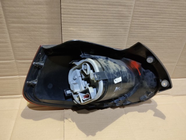 154706 Fiat Bravo 2007-2014 jobb hátsó lámpa a képen látható sérüléssel