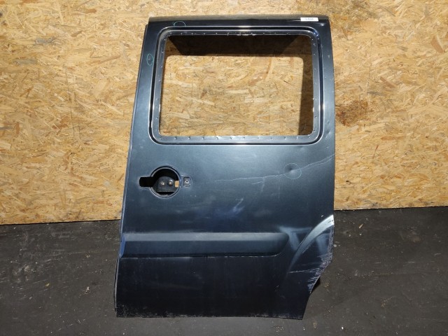 154746 Fiat Doblo 2000-2009 bal oldali tolóajtó a képen látható sérülésekkel