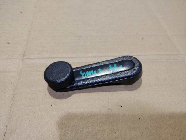 Toyota Yaris 2005-2010 ablakemelő kar