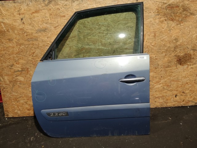 154947 Renault Espace 2002-2006 bal első ajtó a képen látható sérülésekkel!!!