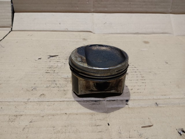 Fiat Grande Punto  2005-2009 1,4 8v benzin Dugattyú