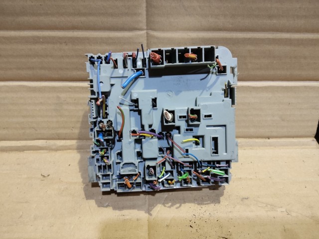 Fiat Punto Evo külső biztosítéktábla 13687865