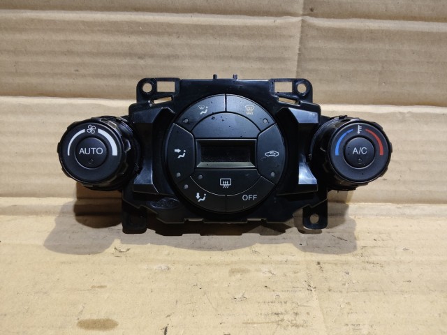 Ford Fiesta 2008-2017  digit klímás fűtéskapcsoló