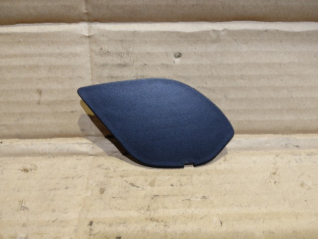 Kárpit csavar takaró