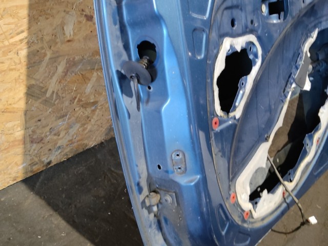 157544 Fiat Doblo 2000-2009 kék színű jobb első ajtó a képen látható sérüléssel