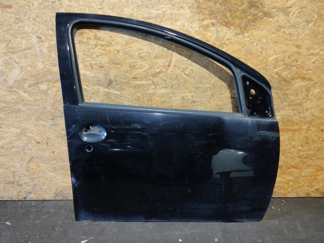 157576 Toyota Aygo 5 ajtós 2005-2014 fekete színű  Jobb eső ajtó