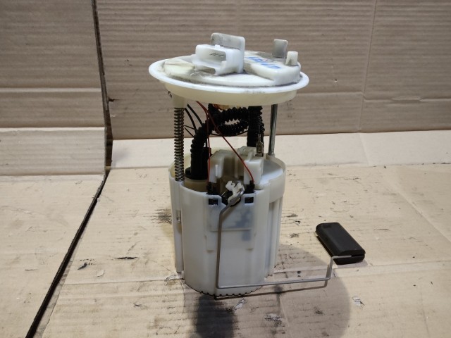 Alfa Romeo 147 benzines üzemanyagszivattyú 51700804