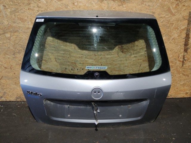 157609 Fiat Stilo 2003-2007 5 ajtós ezüst színű csomagtérajtó