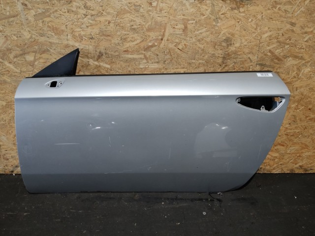 157614 Alfa Romeo Brera 2005-2010 ezüst színű bal oldali ajtó, a képen látható sérüléssel