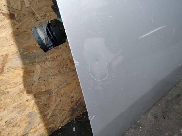 157614 Alfa Romeo Brera 2005-2010 ezüst színű bal oldali ajtó, a képen látható sérüléssel