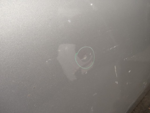 157614 Alfa Romeo Brera 2005-2010 ezüst színű bal oldali ajtó, a képen látható sérüléssel