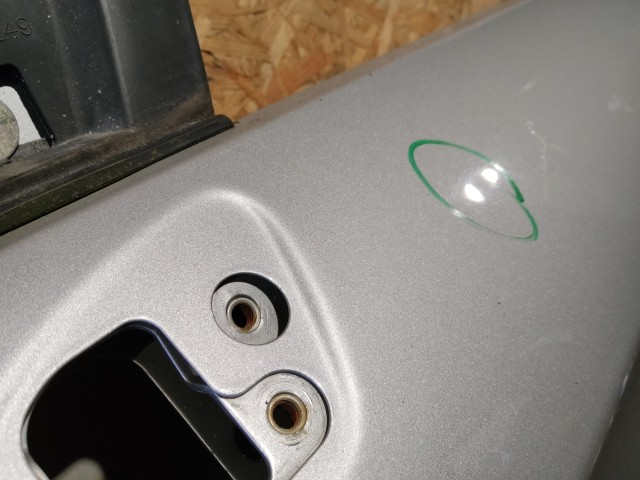 157617 Alfa Romeo Brera 2005-2010 ezüst színű bal oldali ajtó, a képen látható sérüléssel