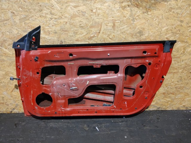 157619 Alfa Romeo MiTo 2008-2018 piros színű Jobb oldali ajtó, képen látható sérüléssel