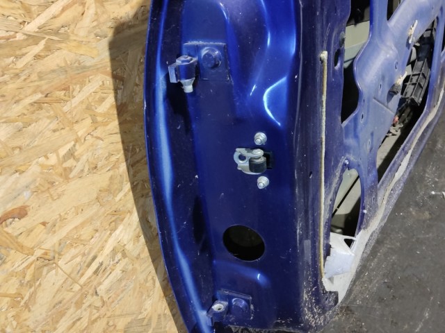 157620 Alfa Romeo MiTo 2008-2018 kék színű Jobb oldali ajtó, képen látható sérüléssel
