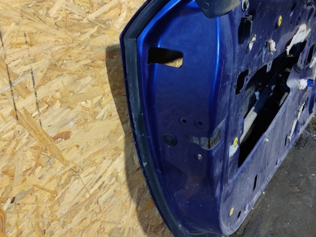 157635 Alfa Romeo Brera 2005-2010 kék színű bal oldali ajtó, a képen látható sérüléssel
