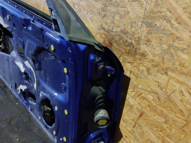 157635 Alfa Romeo Brera 2005-2010 kék színű bal oldali ajtó, a képen látható sérüléssel