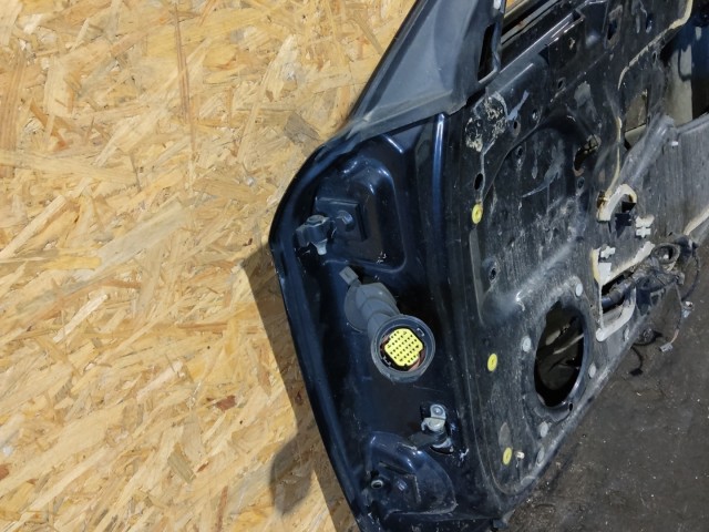 157668 Alfa Romeo Brera 2005-2010 fekete színű jobb oldali ajtó, a képen látható sérüléssel