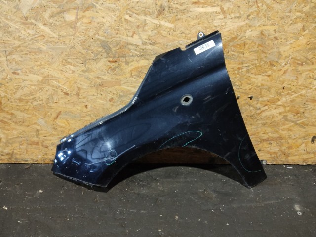 157761 Fiat 500 fekete színű bal első sárvédő, a képen látható sérüléssel