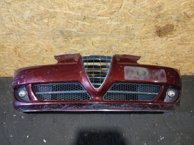 157765 Alfa Romeo 147 2005-2010 bordó színű komplett első lökhárító   