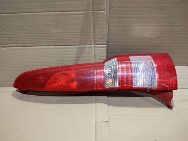 157963 Fiat Panda II.  2003-2012 jobb hátsó lámpa, piros szélű, a képen látható sérüléssel