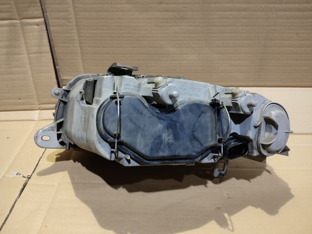 160008 Alfa Romeo 147 2000-2005 jobb első fényszóró