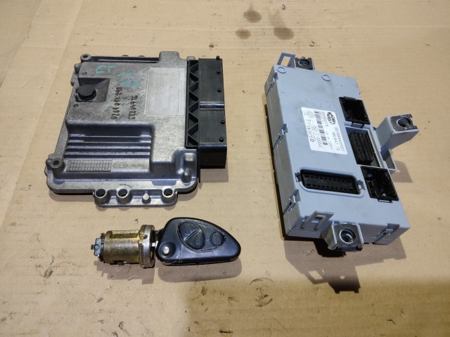 Alfa Romeo GT 2003-2010 1,9 16v Diesel motorvezérlő szett 55204756 , 0281012298  