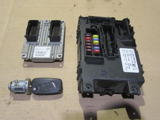 17314 Fiat Grande Punto 1,2 8v benzin ,motorvezérlő szett 51798649