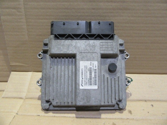 Fiat Doblo II. 1,3 16v Diesel motorvezérlő 51805371