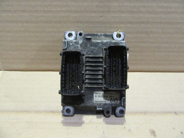 Fiat Punto II. 1,2 16v benzin, motorvezérlő 0261204983 , 46782631