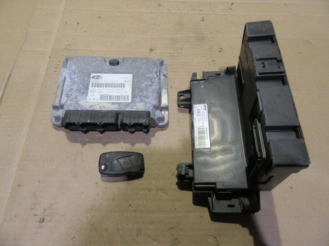 23401 Fiat Panda II. 1,2 benzin motorvezérlő szett 51798638