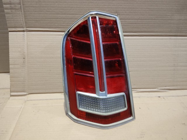 160284 Lancia Thema  2012-2014  Bal hátsó lámpa a képen látható sérüléssel, nincs külső takaró plexi!!!!