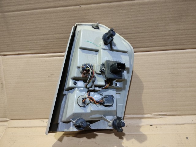 160284 Lancia Thema  2012-2014  Bal hátsó lámpa a képen látható sérüléssel, nincs külső takaró plexi!!!!