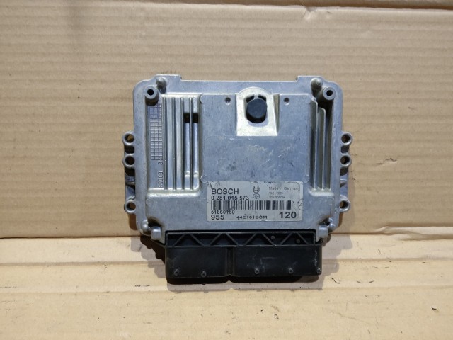 Alfa Romeo MiTo 1,6 16v Diesel motorvezérlő 0281015573, 51860180