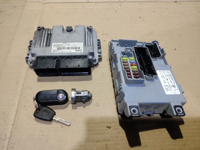 Fiat Doblo 2009-2015 1,6 16v Diesel Motorvezérlő 51833111 , 0281017007 