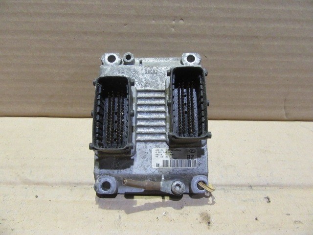 Opel C Corsa 1,2 benzin, motorvezérlő 09115112 , 0261206074