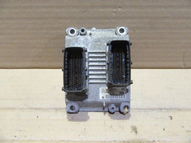 Opel C Corsa 1,0 benzin, z10xe,  motorvezérlő 24443795 , 0261207421