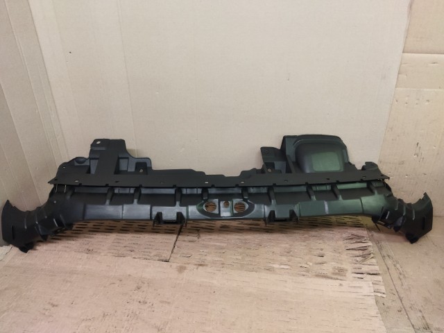 Ford Fiesta 2013-2017 utángyártott új zárhíd takaró 