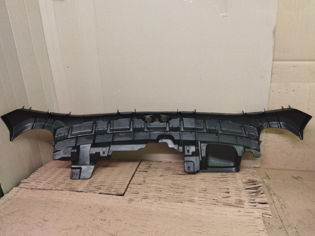 Ford Fiesta 2013-2017 utángyártott új zárhíd takaró 