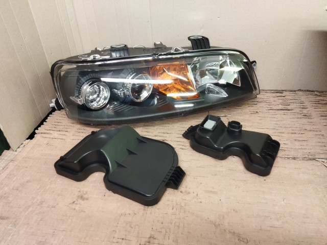 Fiat Punto II. utángyártott új, nem ködlámpás, jobb első fényszóró