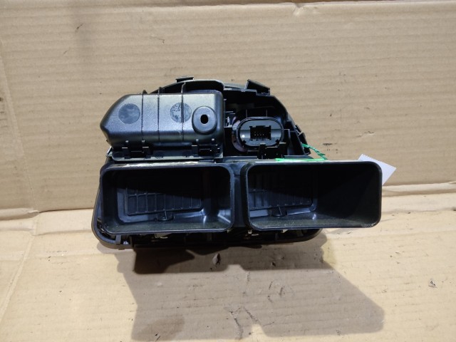 125218 Fiat Punto Evo navigáció csatlakozós levegő beömlő 735506242