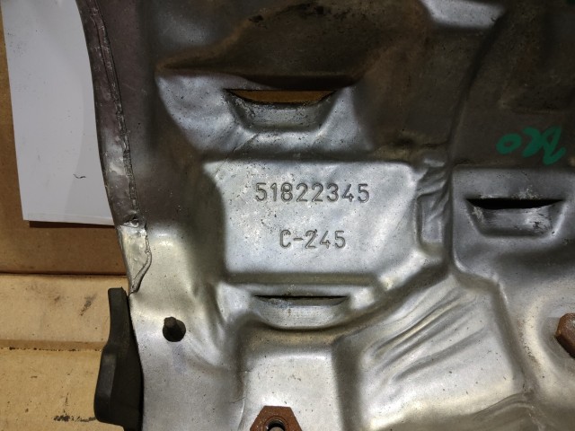 Fiat Bravo 2007-2014 2007-2014 Kipufogó hővédő lemez Használt  