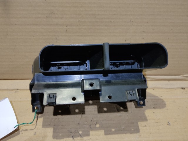 125389 Fiat Grande Punto középső levegő beömlő 735386328
