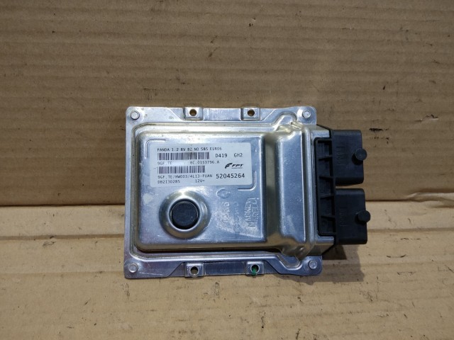 Fiat Panda III.  2012-2016 1,2 8v benzin motorvezérlő 52045264