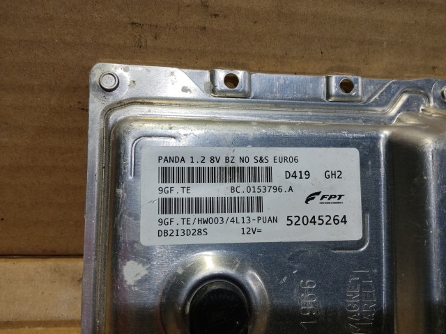 Fiat Panda III.  2012-2016 1,2 8v benzin motorvezérlő 52045264