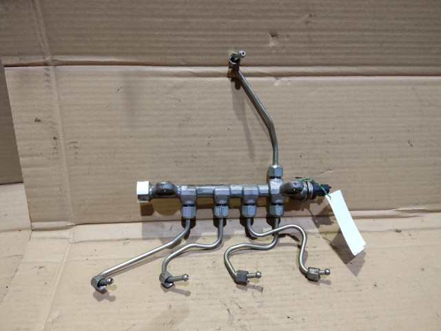 Alfa Romeo Giulietta 2,0 16v Diesel rail cső 55215208 , 0445214192